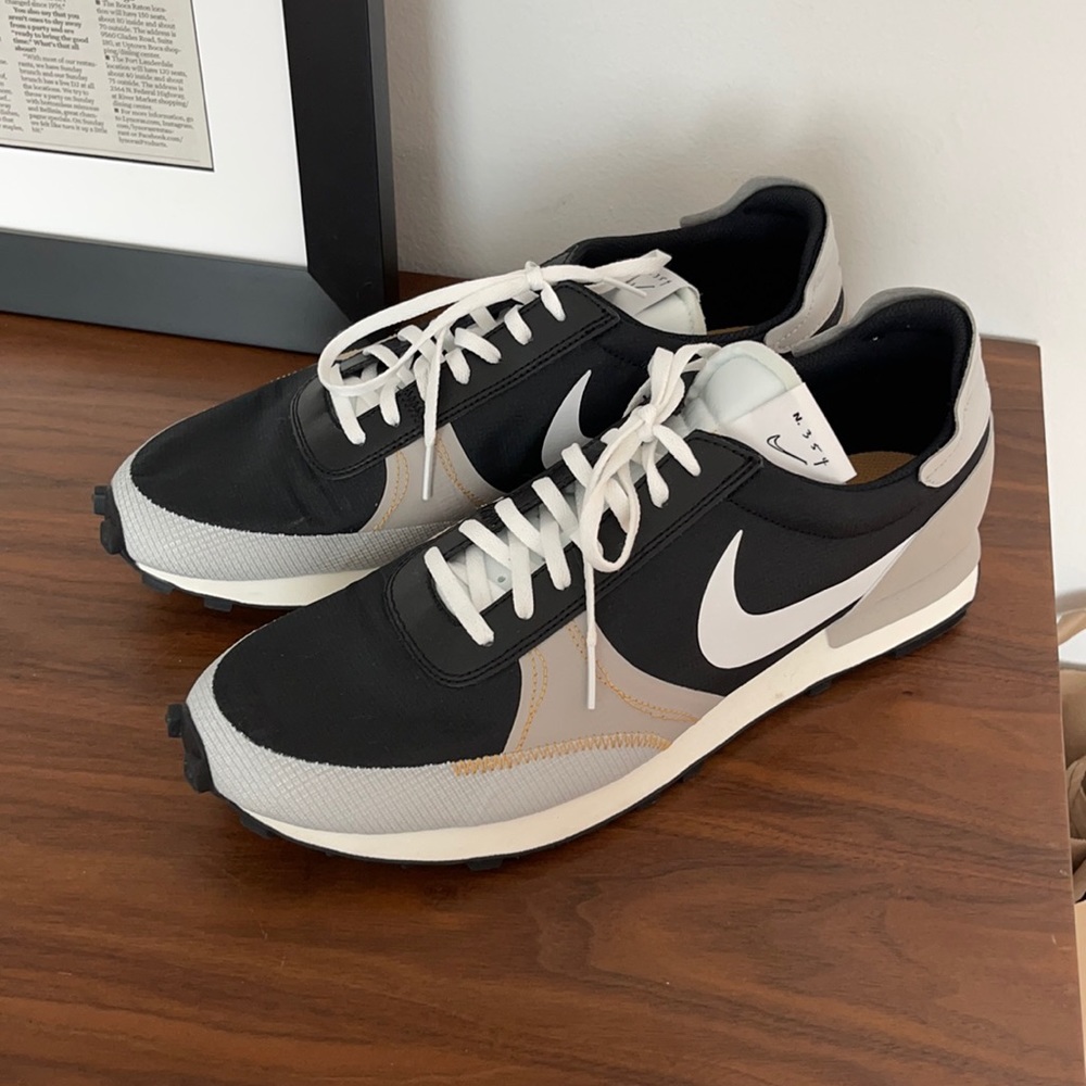 Nike DBreak-Type SE Casual.